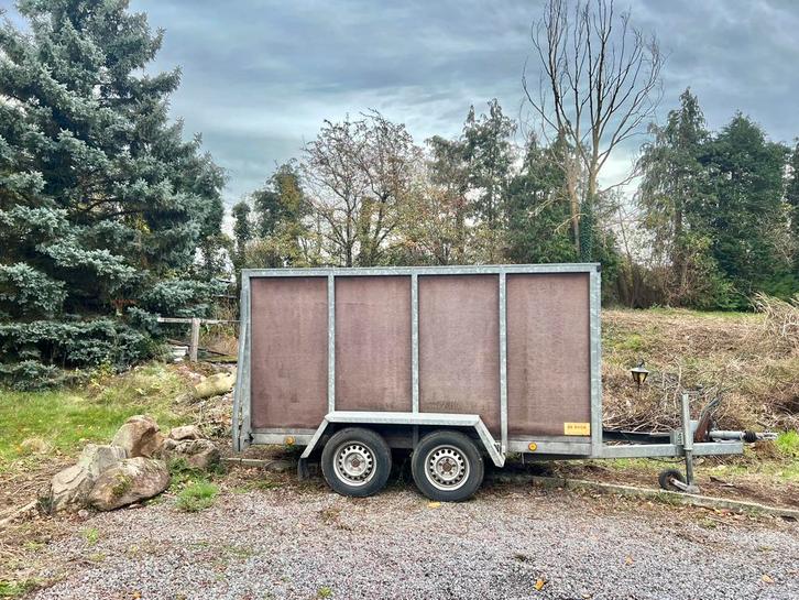 GESLOTEN AANHANGWAGEN REMORQUE GEREMD XXL 3 METER LANG 2 TON, Auto diversen, Aanhangers en Bagagewagens, Ophalen