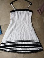 Mooie retro stijl jurk mt 42 (zie foto's), Vêtements | Femmes, Robes, Taille 42/44 (L), Enlèvement ou Envoi, Blanc, Longueur genou