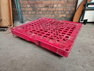 Rolbasis voor de verwerkingsbak voor rolcontainers beschikbaar voor biedingen