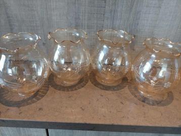 Antieke lampenkappen beschikbaar voor biedingen