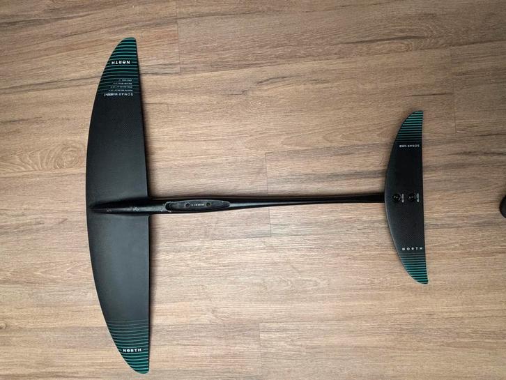 Ensemble complet de foil North Sonar!, Sports nautiques & Bateaux, Aile de surf, Comme neuf, Enlèvement ou Envoi