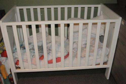 babybed met heel veel toebehoren, Kinderen en Baby's, Kinderkamer | Bedden, Gebruikt, Minder dan 140 cm, Minder dan 70 cm, Lattenbodem