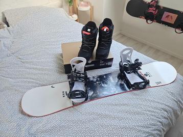Snowboard HEAD 123cm / BURTON (KIDS) beschikbaar voor biedingen