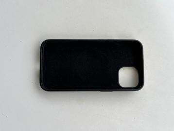 Accezz Liquid Silicone Backcover MagSafe voor de iPhone 13 - beschikbaar voor biedingen