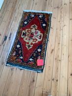klein perzisch / oosters handgeknoopt tapijt, Ophalen of Verzenden