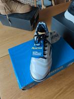 zaalvoetbal sneakers maat 42, Ophalen, Nieuw, Sneakers