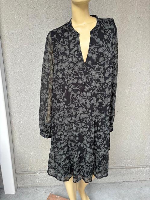 elora 44, Kleding | Dames, Jurken, Zo goed als nieuw, Maat 42/44 (L), Overige kleuren, Boven de knie, Ophalen of Verzenden