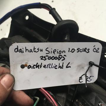 Daihatsu Sirion 1.0 5drs 2002 wagennr 2500085  Achterlicht L beschikbaar voor biedingen