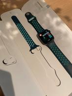 Apple Watch Nike Series 5 40 mm - Aluminium gris sidéral GPS, Bijoux, Sacs & Beauté, Comme neuf, GPS, Enlèvement
