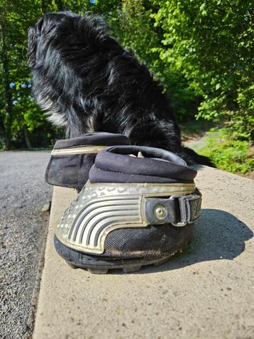 Hoefschoenen - Hipposandales - Chaussures pour cheval beschikbaar voor biedingen