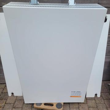 E.Flow Parada radiator type 33 met beugel beschikbaar voor biedingen
