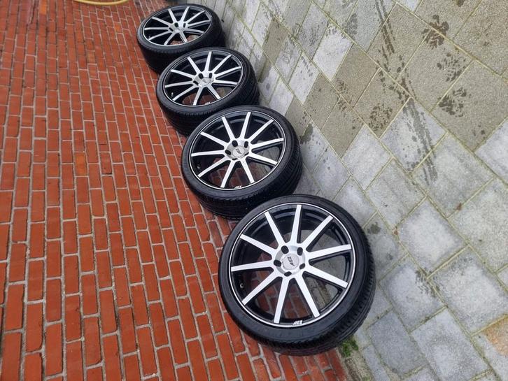 Jantes en alliage de 19 pouces avec 4 pneus neufs, Autos : Pièces & Accessoires, Pneus & Jantes, Pneu(s), Utilisé, Enlèvement ou Envoi