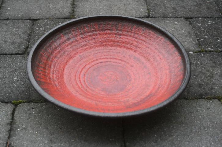 Plat vintage en céramique de Han Cornettens (1960) 43cm, Antiquités & Art, Antiquités | Céramique & Poterie, Enlèvement ou Envoi