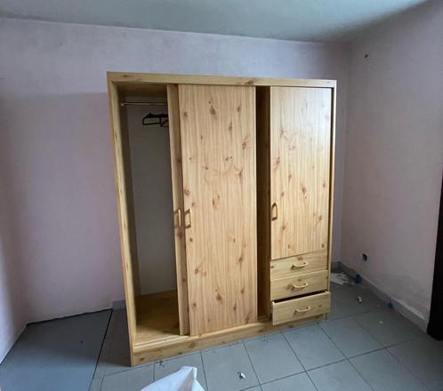 Tweedehands kleerkast, Huis en Inrichting, Kasten | Kleerkasten, 200 cm of meer, 200 cm of meer, 50 tot 75 cm, Met lade(s), Met deur(en)