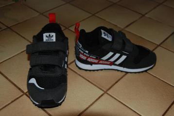 Jolies baskets adidas noires Pointure 23,5 Très Bon Etat!