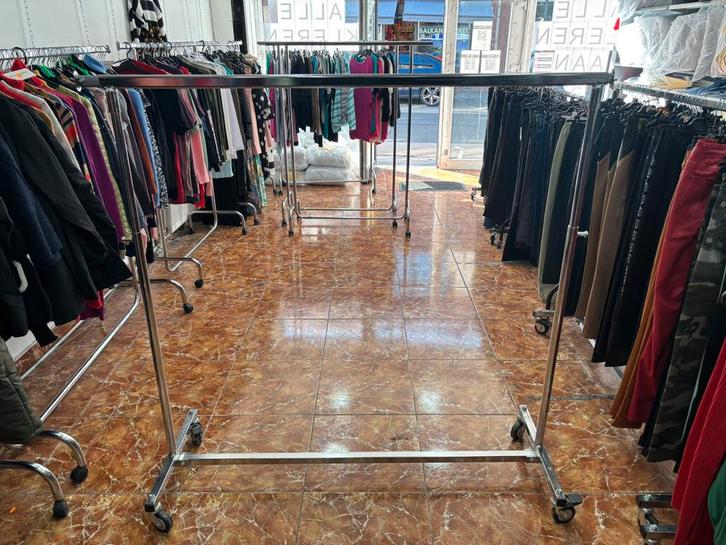 Verstelbaar en Plooibaar Kledingrek, Kleding | Dames, Kledingrekken, Gebruikt, Met wielen, Ophalen