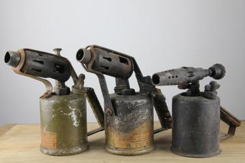 Oude benzinebranders of blowtorches beschikbaar voor biedingen