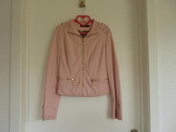 Roze PU jas met grote strassstenen van Maia Hemera Maat M