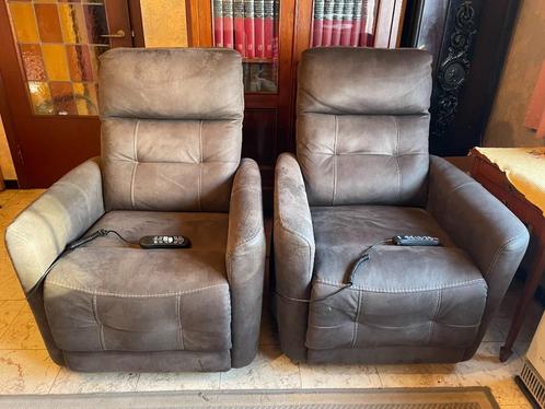Fauteuils électriques releveur VivaLift, Huis en Inrichting, Fauteuils, Zo goed als nieuw, Stof, 75 tot 100 cm, 75 tot 100 cm