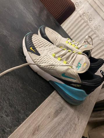 Nike Air Max 270 – wit/blauw – maat 40 beschikbaar voor biedingen