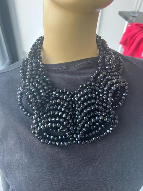 teria yabar ketting, Handtassen en Accessoires, Kettingen, Zo goed als nieuw, Overige materialen, Zwart, Ophalen of Verzenden
