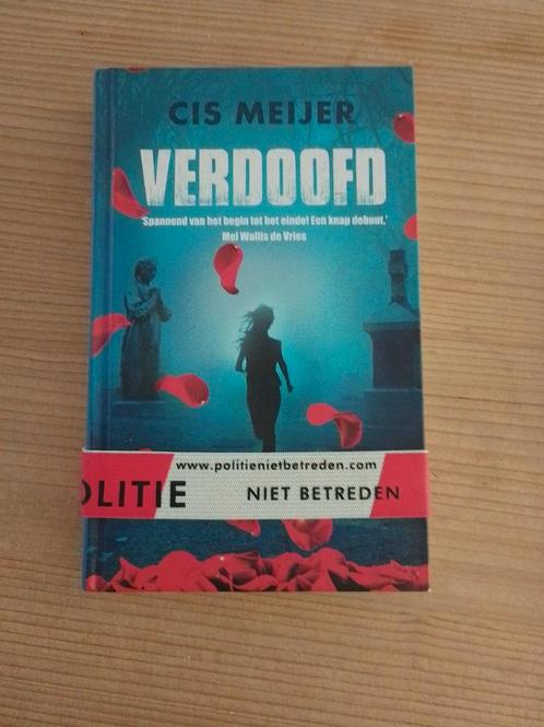 Cis Meijer - Verdoofd, Boeken, Kinderboeken | Jeugd | 13 jaar en ouder, Zo goed als nieuw, Ophalen
