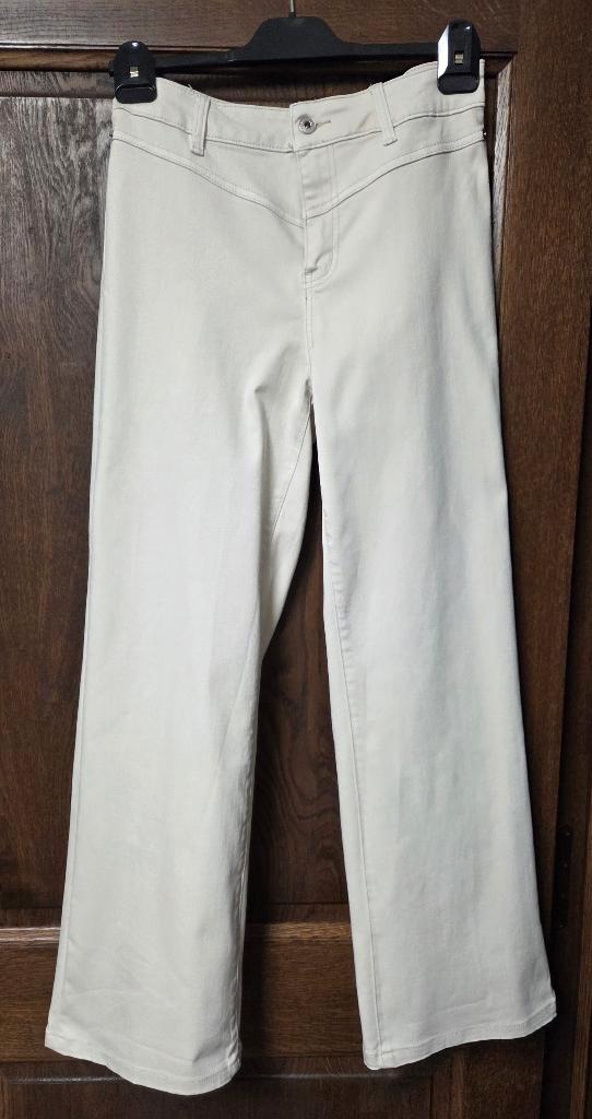 Beige broek loose fit (brede pijp), 38, Kleding | Dames, Broeken en Pantalons, Zo goed als nieuw, Beige, Ophalen of Verzenden