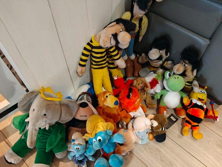 Des centaines de peluches vintage, Enfants & Bébés, Jouets | Peluches, Utilisé, Lapin, Enlèvement