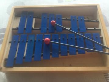 Xylofoon in mooi houten kistje beschikbaar voor biedingen