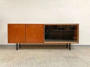 Vintage mid-century teakhouten dressoir beschikbaar voor biedingen