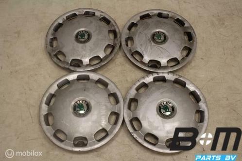 Set wieldoppen 14 inch Skoda Octavia 1U0601147B, Auto-onderdelen, Overige Auto-onderdelen, Gebruikt