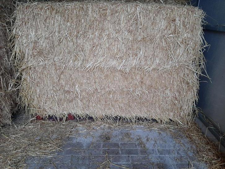 geleverd hooi en stro, Dieren en Toebehoren, Dierenvoeding, Vee, Ophalen of Verzenden