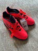 Nieuwe Adidas F59 turfschoenen, Sport en Fitness, Ophalen of Verzenden, Schoenen