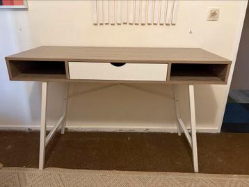 Bureau beschikbaar voor biedingen