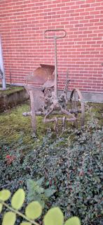A vendre Ancienne charrue