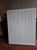 Radiateur type 22 - 907011 cm + système de suspension, Bricolage & Construction, Enlèvement ou Envoi, Comme neuf, 80 cm ou plus