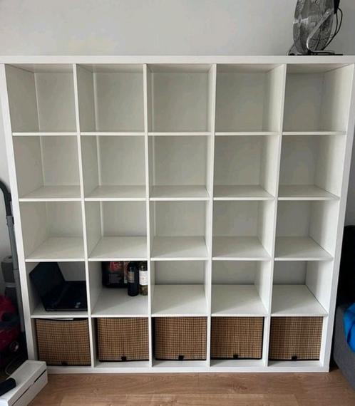 Étagère Kallax ikea 25 cases blanche, Maison & Meubles, Armoires | Bibliothèques, Enlèvement ou Envoi