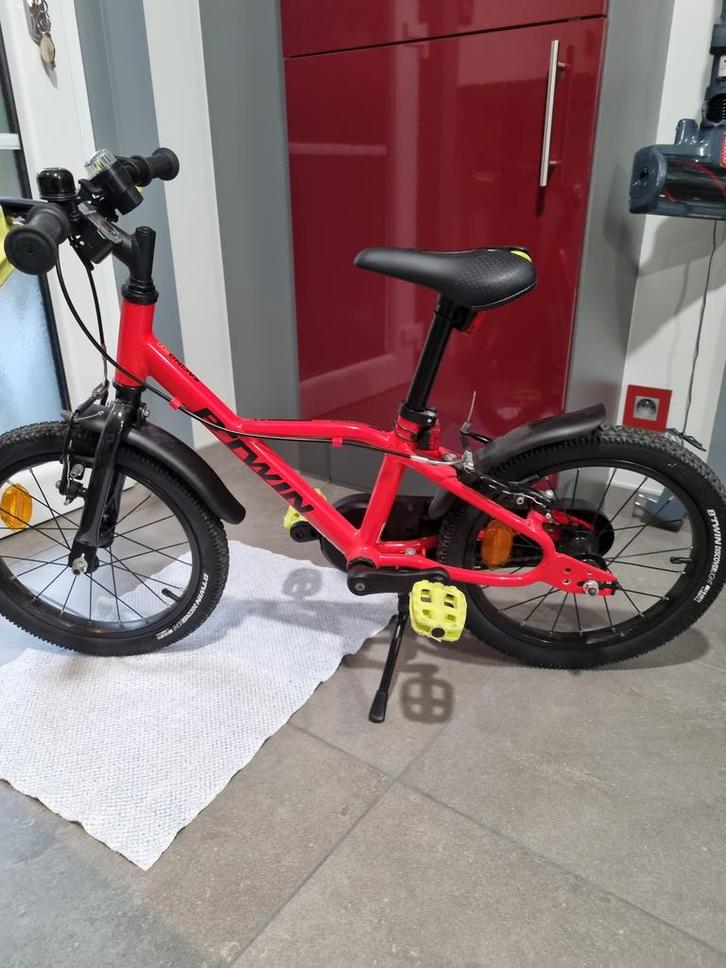 velo rouge enfant, Fietsen en Brommers, Fietsen | Kinderfietsjes, Gebruikt, 16 tot 20 inch, Ophalen