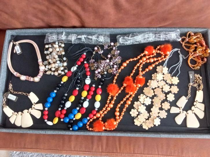 halskettingen, Handtassen en Accessoires, Kettingen, Zo goed als nieuw, Ophalen