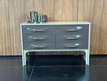 Raymond Loewy DF2000 kast beschikbaar voor biedingen