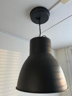 Twee industriele hanglampen, Huis en Inrichting, Ophalen, 50 tot 75 cm, Zo goed als nieuw, Metaal