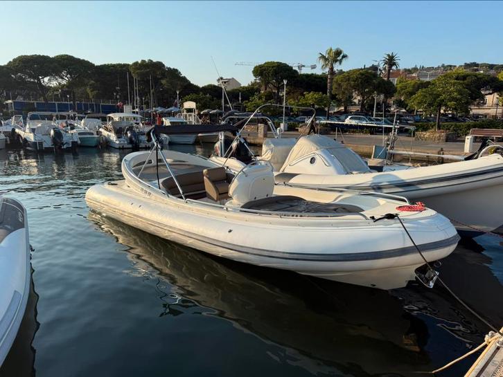 Semi-rigide avec remorque, Watersport en Boten, Speedboten, Zo goed als nieuw, 6 meter of meer, Benzine, 200 pk of meer, Polyester