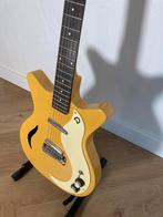Te koop aangeboden: Danelectro 59M Spruce F-hole Buttercup., Enlèvement, Utilisé, Autres marques