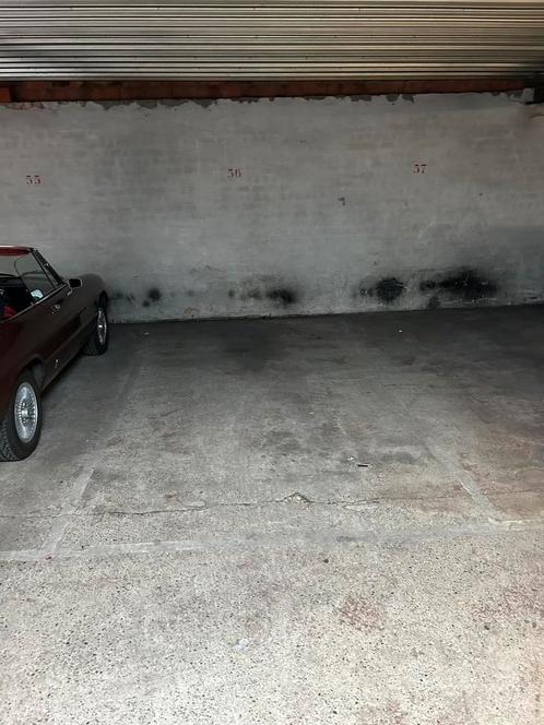 Auto staanplaats in afgesloten complex bij bredabaan Merksem, Immo, Garages en Parkeerplaatsen
