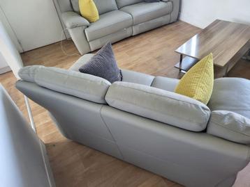 LOT van 3 elektrische relaxzetels (2-zit) – ZEER GOEDE STAAT beschikbaar voor biedingen