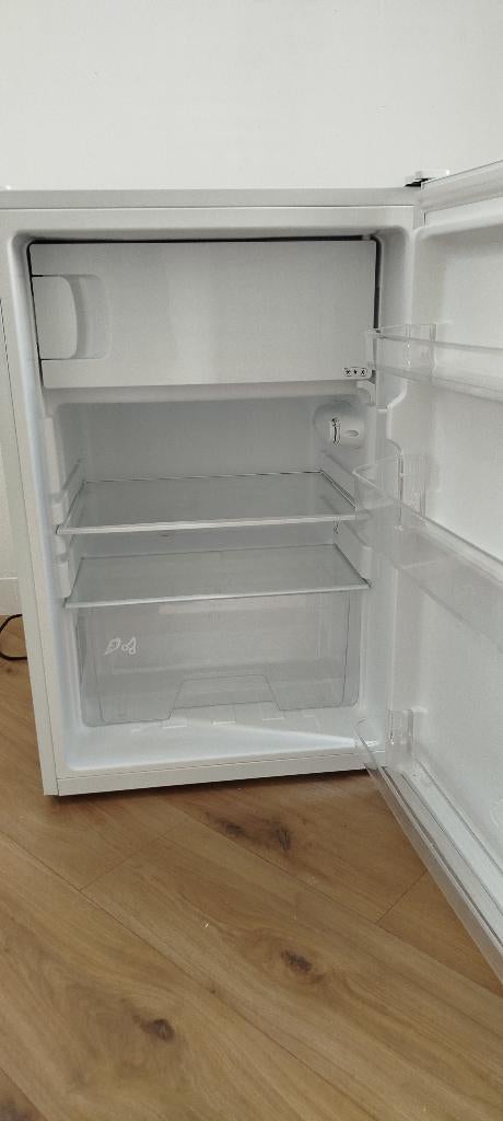 Koelkast LAGAN met vriesvak, Elektronische apparatuur, Koelkasten en IJskasten, Ophalen, Minder dan 85 cm, 100 tot 150 liter, Zo goed als nieuw