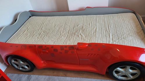 30 € kinderbed in de vorm van een rode sportauto., Antiek en Kunst, Antiek | Meubels | Bedden, Ophalen
