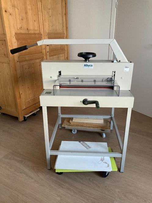snijmachine van merk albyco, Hobby en Vrije tijd, Overige Hobby en Vrije tijd, Zo goed als nieuw, Ophalen