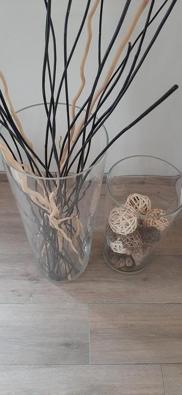 Vazen met deco beschikbaar voor biedingen