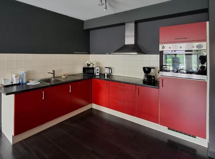 Degelijke hoekkeuken met dampkap, koelkast, spoelbak + kraan, Huis en Inrichting, Keuken | Complete keukens, Gebruikt, Hoekkeuken